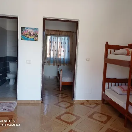 A & H Apartment *