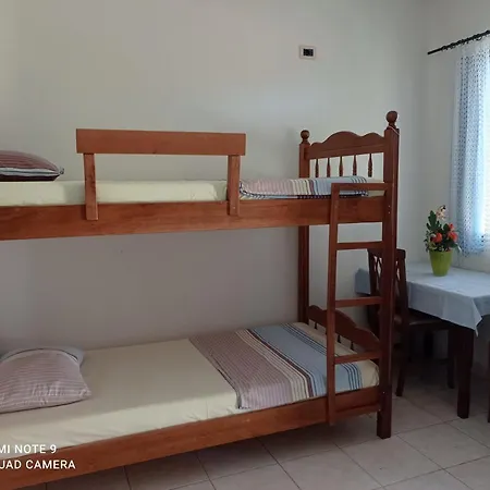 A & H Apartment *